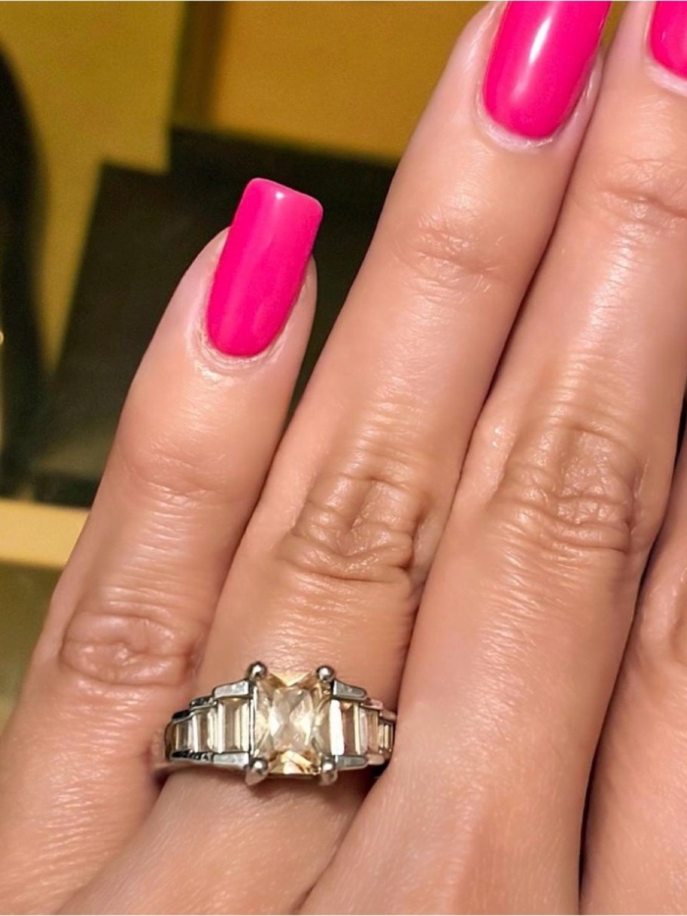 Beautiful ring - Picture 3 of 4